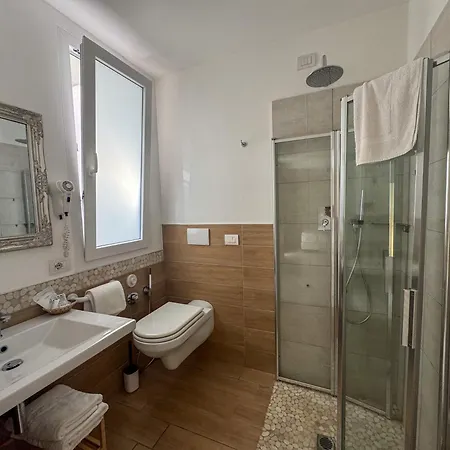 White Suite & Apartments-3